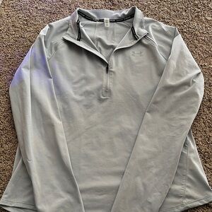 WOMENS UNDER ARMOUR QUARTER ZIP - SIZE LARGE